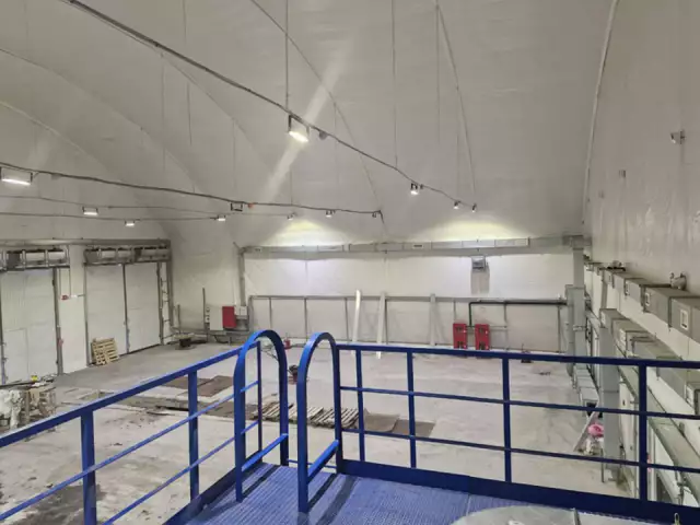 Каркасно-тентовый ангар с модульным помещением внутри, фото 3