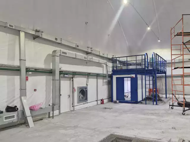 Каркасно-тентовый ангар с модульным помещением внутри, фото 2