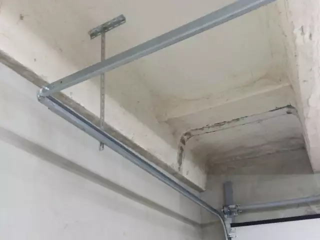 Установка секционных ворот DoorHan в промышленном помещении, фото 6