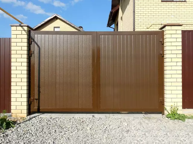 Распашные ворота на въезд в частный дом, фото 5