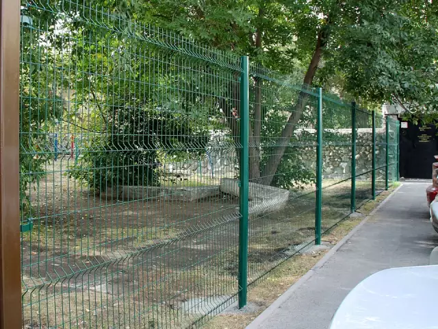 Секционный 3d забор во двор многоквартирного дома, фото 2