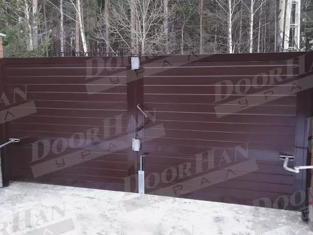 Автоматические распашные ворота с отдельной калиткой, фото 1