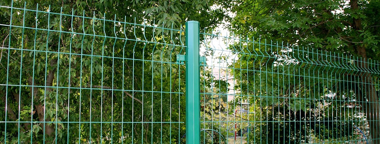 Секционный 3d забор во двор многоквартирного дома фото 3